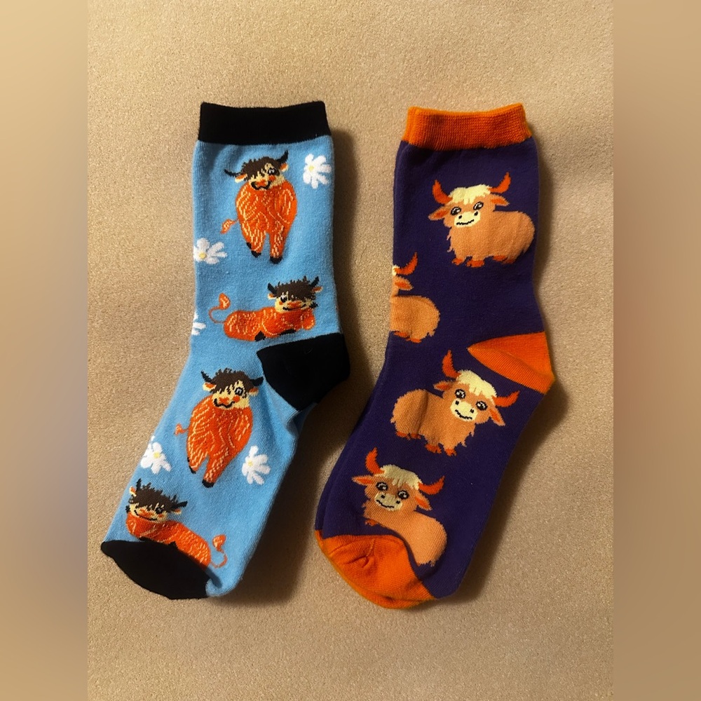 #1287 Novelty Highland Cow Crew Socks - Blue & Purple - Unbranded